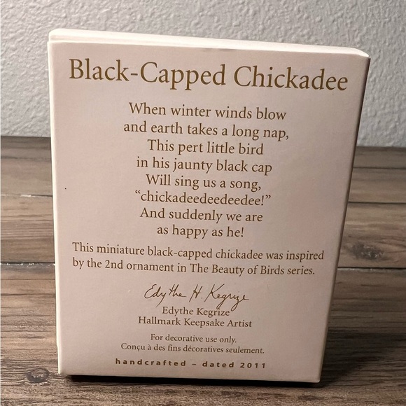 HALLMARK NEW 2011 BLACK- CAPPED CHICKADEE MINIATURE Christmas Ornament - Picture 7 of 8